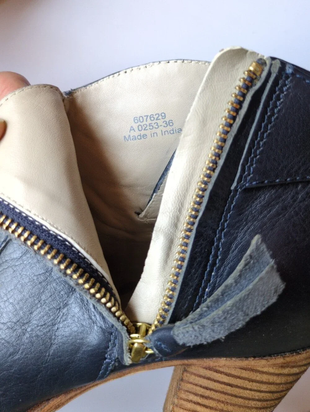 Boden Leather Bootie Boots Womens Sz 36 Navy Side Zipper